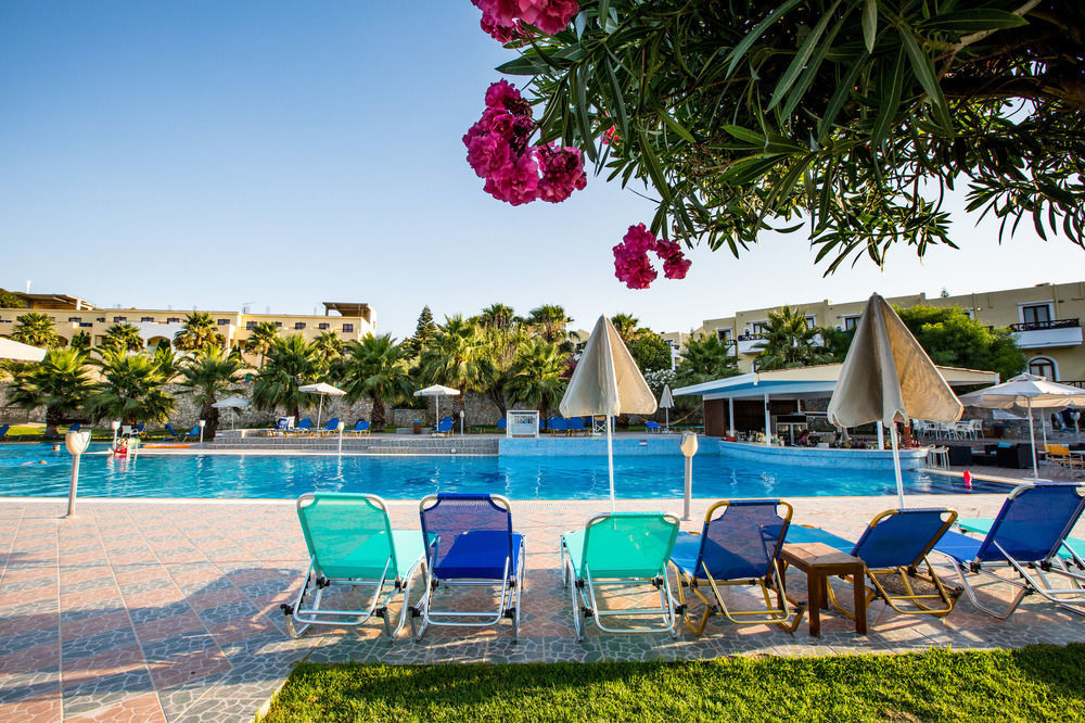 Langley Resort Almirida Bay Extérieur photo