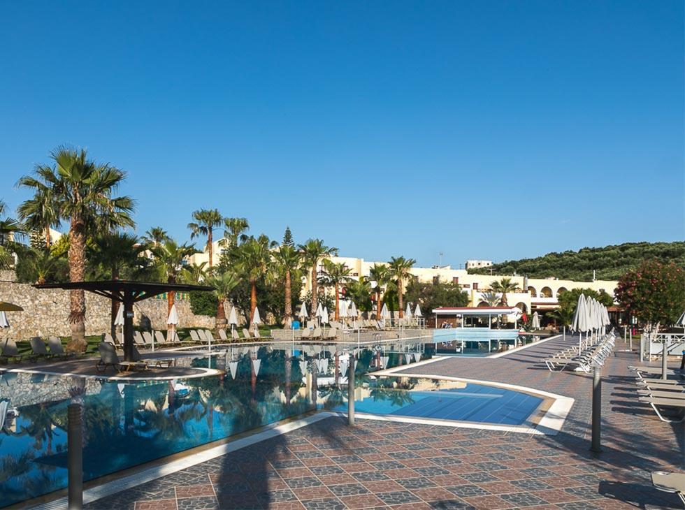 Langley Resort Almirida Bay Extérieur photo