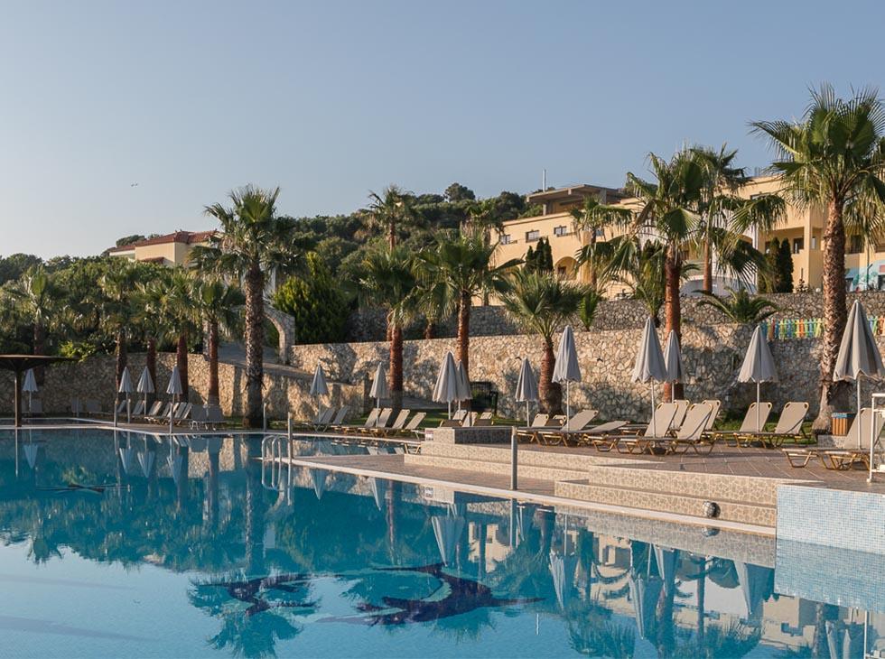 Langley Resort Almirida Bay Extérieur photo